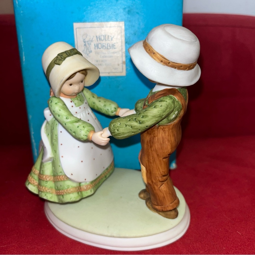 Holly Hobbie 1979 Porcelain Figurine "Togetherness" Precious Moments Collection